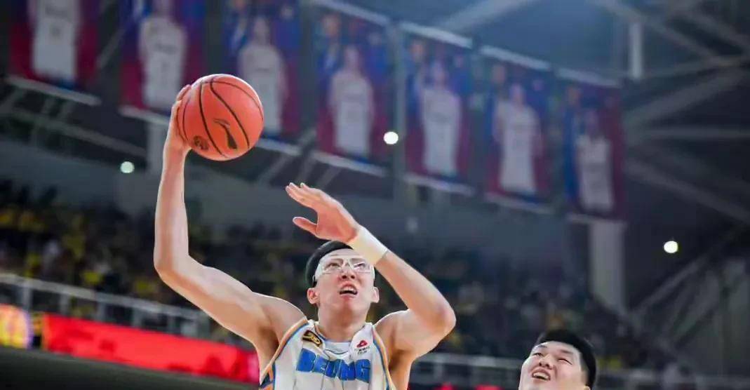 北京首钢迎NBA常规赛关键赛，今晨远射贴柱，震撼外界，资深球员宣示担当的简单介绍